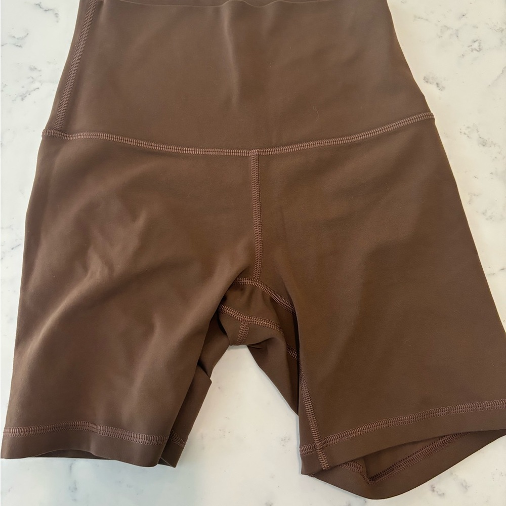 Lulu align biker shorts in Java, size 2